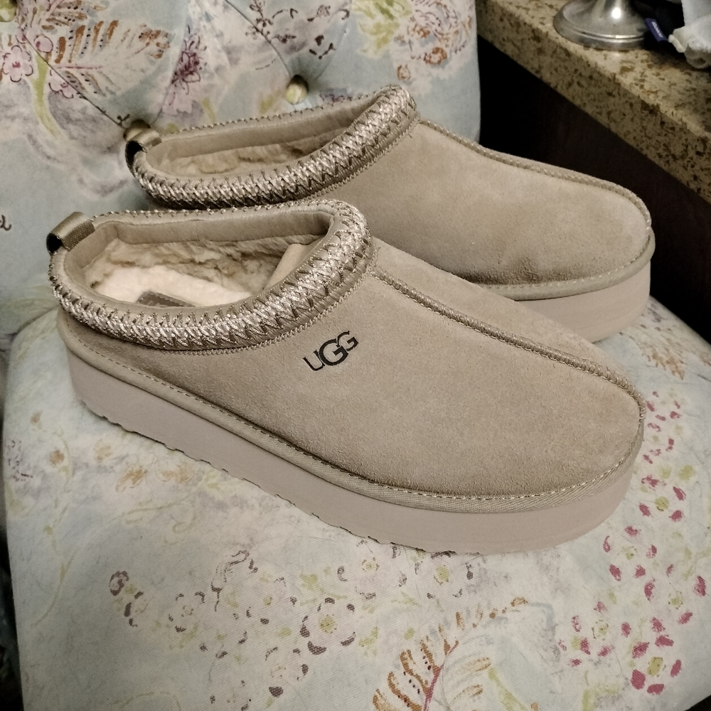 UGG Tazz slippers Size 10